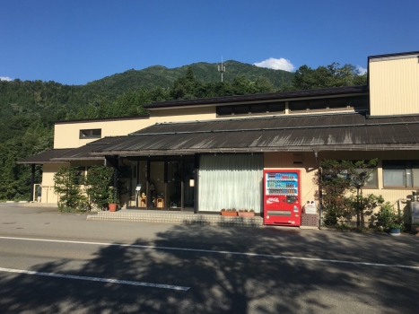 156レストランラッキー